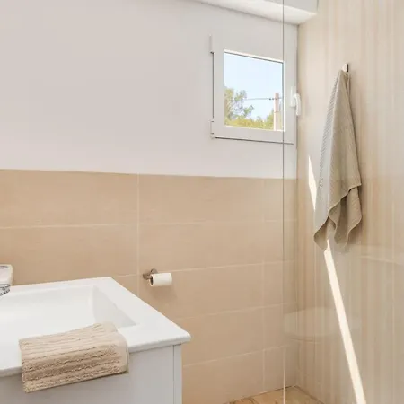 5 Soles 3 Bedroom Apartment, Santandria Appartamento Cala Santandria (Menorca)